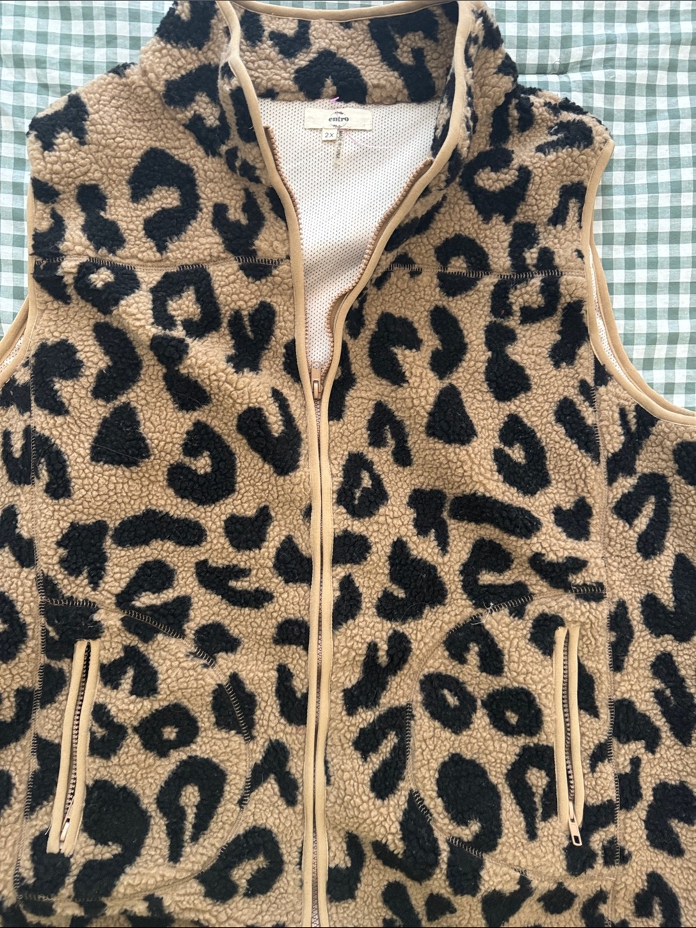 entro Leopard Sherpa Vest in Tan and Black